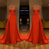Wunderschönes rotes, langes Ballkleid mit Herzausschnitt und Schlitz von Starps